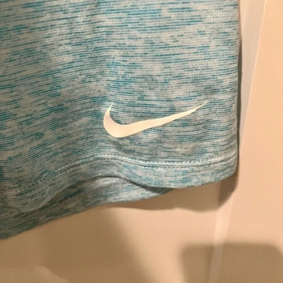Nike tee - Picture 3 of 4